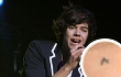 Harry Styles Ketahuan Tambah Tato Inisial 'A'