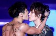 Jonghyun Hampir Cium Bibir Taemin di Konser SHINee