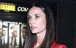 Demi Moore Sakit Hati, Ashton Nonton Film Bareng Mila Kunis