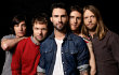 Maroon 5 Lelang Gitar untuk Bantu Penderita Kanker