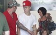 Liburan, Justin Bieber Traktir Keluarga Makan Sushi