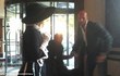 Bodyguard Lady GaGa Hantam Fans yang Agresif