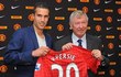 Resmi Diperkenalkan, Robin van Persie Sandang Nomor 20 di MU