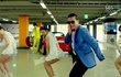 PSY Kalahkan Sistar di 'Music Bank' 24 Agustus