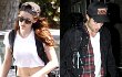Kristen Stewart Tetap Kenakan Topi dan Tas Robert Saat Muncul Perdana