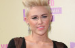 Rumah Miley Cyrus Dimasuki Pria Bawa Gunting