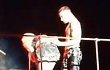 Lady GaGa Muntah Saat Konser di Barcelona