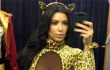 Kim Kardashian Siapkan Kostum Macan Seksi untuk Hallowen