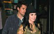 Makan Malam Bareng John Mayer, Katy Perry Pakai Gaun Tembus Pandang