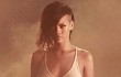 Rihanna Tampil Tanpa Bra untuk Video Musik 'Diamonds'