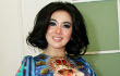Gara-Gara Bulu Mata, Syahrini Jatuh Sakit