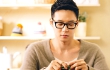 Yoochun JYJ Tunjukkan Keahlian Merajut di Iklan untuk Anak-Anak
