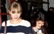 Selena Gomez Curhat Masalahnya pada Taylor Swift