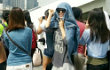 Yuri SNSD Nyamar Jadi Fans di SM Town Singapura