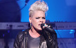 Pink Hadirkan Single Cinta 'Just Give Me a Reason'