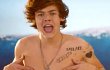 Fans Heboh Harry Styles Pamer Puting di Video Musik 'Kiss You'