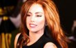 Lepas High Heels, Lady GaGa Ternyata Sangat Pendek