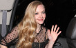 Underwear Amanda Seyfried Ngintip Dibalik Gaun Saat Pesta