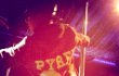 G-Dragon Pamer Foto Taeyang Lakukan Pole Dance