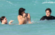 Leonardo DiCaprio Kepergok Renang Bareng Wanita Topless Misterius