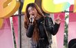 Bawakan 'Cinta Seperti Cinta' Dewi Persik Nangis
