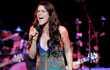 Gaun Joss Stone Nyaris Melorot Saat di Java Jazz Festival 2013