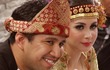 Ini Alasan Emil Dardak Mantap Nikahi Arumi Bachsin