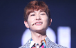Onew SHINee Nge-tweet Percakapan Canggung dengan Diri Sendiri