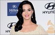 Katy Perry Teken Kontrak 28 Miliar untuk Buku Biografi