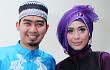 Ustadz Solmed Bawakan Oleh-Oleh Spesial untuk Istri Seusai Umroh