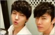 Sambut Musim Panas, Donghae Foto 'Mesra' dengan Yesung