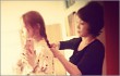 Tae Yeon SNSD Pamer Foto Rambutnya Sedang Ditata Ibunda