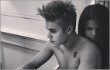 Justin Bieber Unggah Foto Topless Dipeluk Selena Gomez