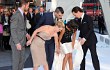 Gaun Futuristik Zoe Saldana Bikin Repot Bintang-Bintang 'Star Trek'