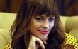 Lenka Mau Manggung Pakai Batik Jika Diberi Fans Indonesia