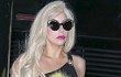 Lady GaGa Tak Takut Pakai Sepatu Berhak Super Tinggi Usai Operasi