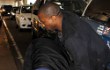 Kanye West Tertangkap Kamera Serang Paparazzi