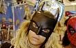 Kena Demam Superhero, Beyonce Pamer Foto Pakai Topeng Batman