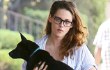 Kristen Stewart Ajak Makan Siang Anjing Kesayangannya