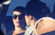 Lea Michele Pakai Kalung 'Cory' Saat Keluar Pertama Kali di Publik