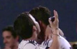 Fans Sempat Peluk Cristiano Ronaldo di Sela Pertandingan