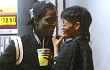 Rihanna Mesra dengan Rapper Usai Syuting
