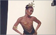 Agnes Monica Pakai Kain Batik Saat Syuting MV di Amerika