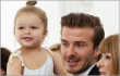 Lucunya Harper Dipangku David Beckham dan Semangati Ibunya