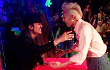 G-Dragon Buktikan Jadi Fanboy Seungri dengan Datang Fansign