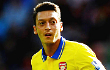 Mesut Ozil Bantu Arsenal Jawara Klasemen Sementara di Premier League