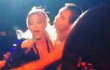Fans Berat Tarik Beyonce Saat Konser