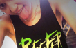 Miley Cyrus Pamer Kaos Bergambar Justin Bieber 'Hisap' Mariyuana