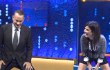 Serunya Sandra Bullock dan Tom Hanks Main Piano Pakai Kaki