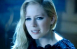 Avril Lavigne Tampil Dramatis di Video Musik 'Let Me Go' Bareng Suami